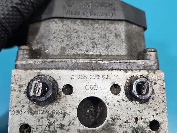 Pompe ABS VW Passat B5 2000-2005 OEM image 3