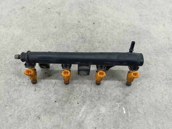 OEM 9655833580 Rail de inyección para Citroen C3 II 1.4 image 2