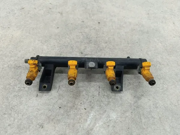 OEM 9655833580 Rail de inyección para Citroen C3 II 1.4 image 3