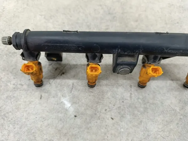 OEM 9655833580 Rail de inyección para Citroen C3 II 1.4 image 9