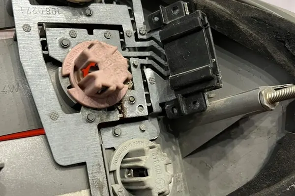 Parte posteriore AUDI 100 A2108204764 image 3