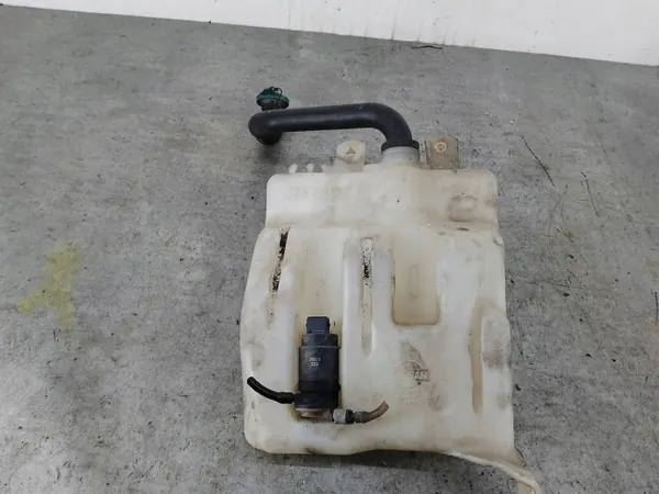 Nissan OEM pesuliuoksensäiliö Micra III K12 1.5 DCI:lle image 2