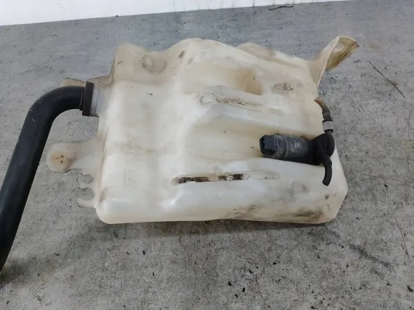 Nissan OEM pesuliuoksensäiliö Micra III K12 1.5 DCI:lle image 3