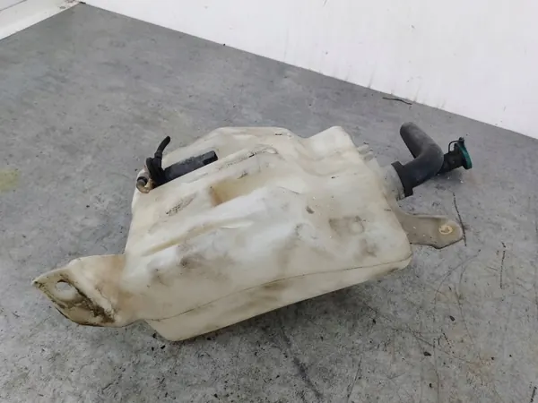 Nissan OEM pesuliuoksensäiliö Micra III K12 1.5 DCI:lle image 5