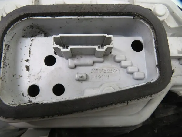 Luz trasera izquierda Polo 9N 2001-2005 6Q6945095B image 4