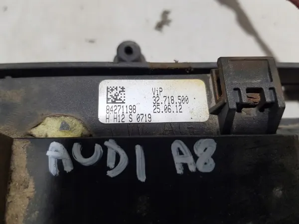 Contrôle d'ouverture de coffre à pied Audi A8 D4 image 10