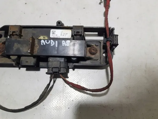 Contrôle d'ouverture de coffre à pied Audi A8 D4 image 5