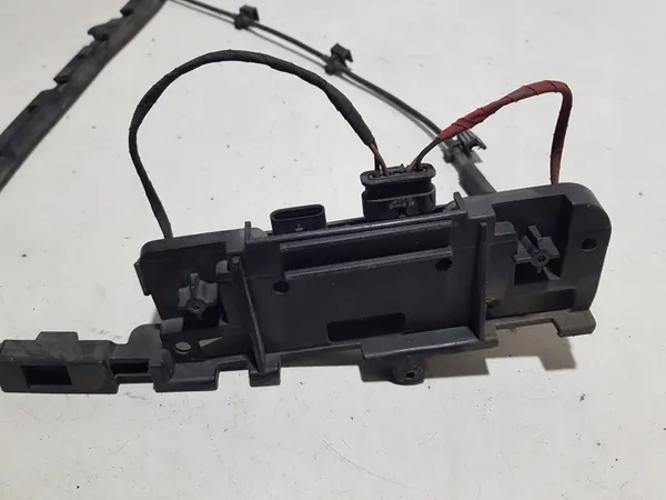 Contrôle d'ouverture de coffre à pied Audi A8 D4 image 8