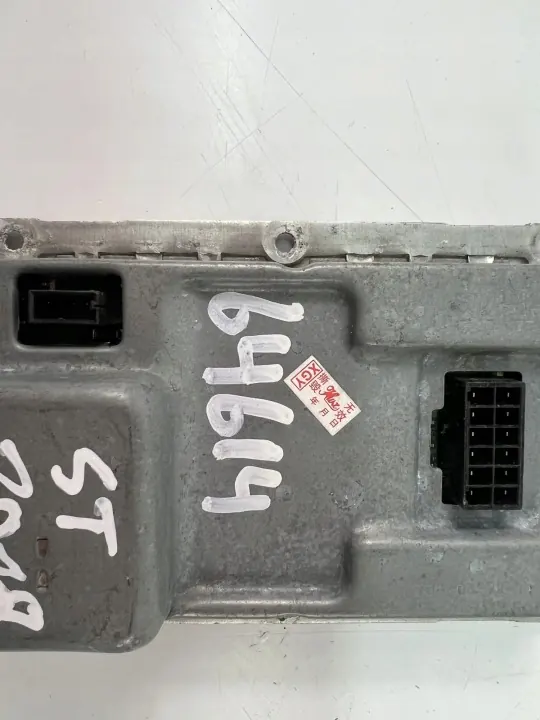 Module Xenon Saab OEM 89030461 pour 9-5 Estate image 3