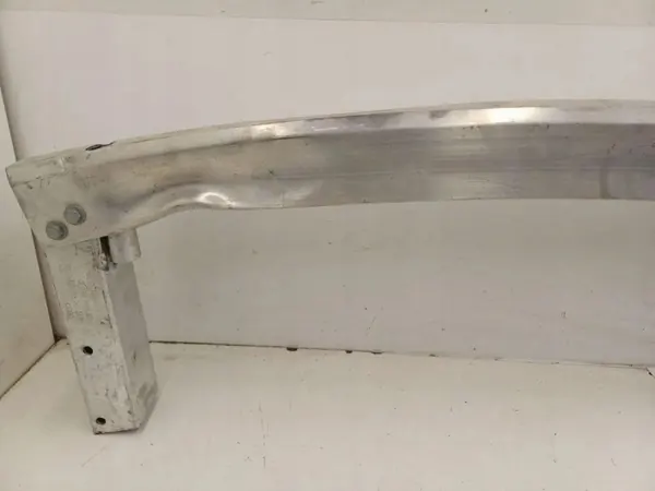 Viga para-choques traseira OEM 8R0807313D Porsche Macan image 4