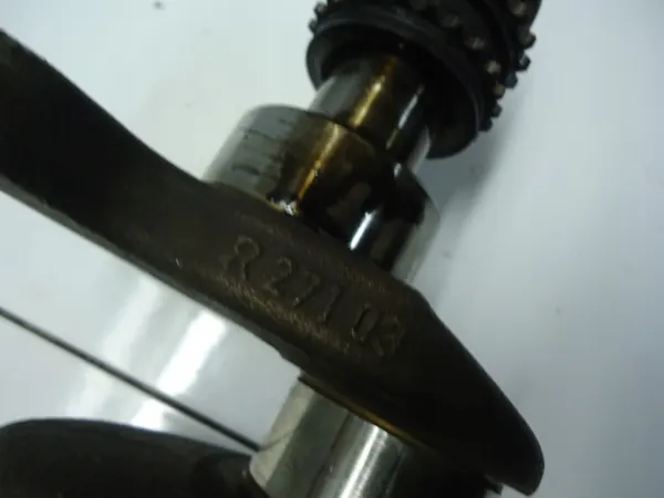 Kampiakseli Mercedes C W204 1.8K OEM R27103 image 3