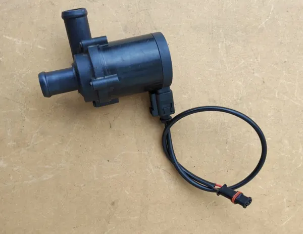 Webasto waterpomp OEM pompka wody webasto 12V image 3