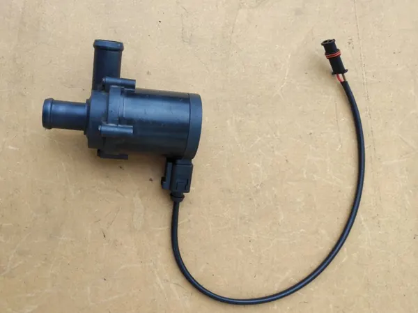 Webasto waterpomp OEM pompka wody webasto 12V image 5