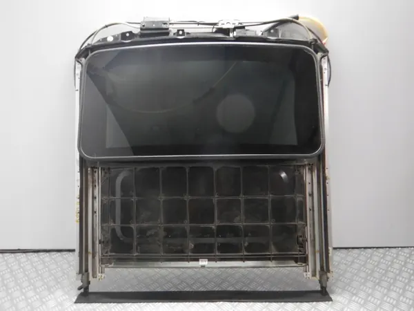Kattoluukku OEM 71701-21103ABJ Ssangyong Rodius 2004-2013 image 2