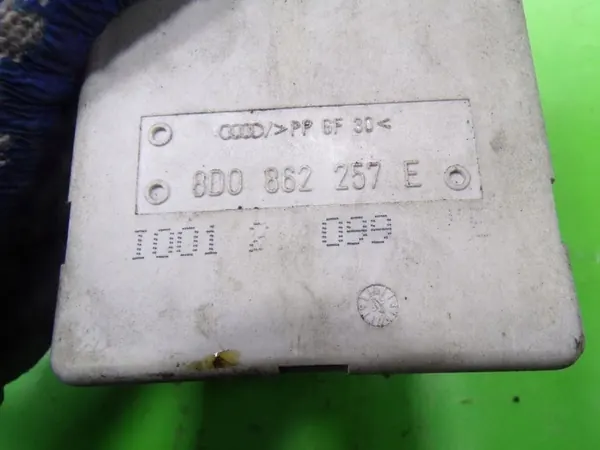 Pompe de verrouillage central Audi A4 B5 OEM 8D0862257E image 3