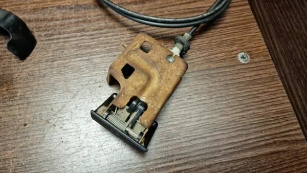 Fecho do capô OEM 65621 para Nissan Almera Tino image 6