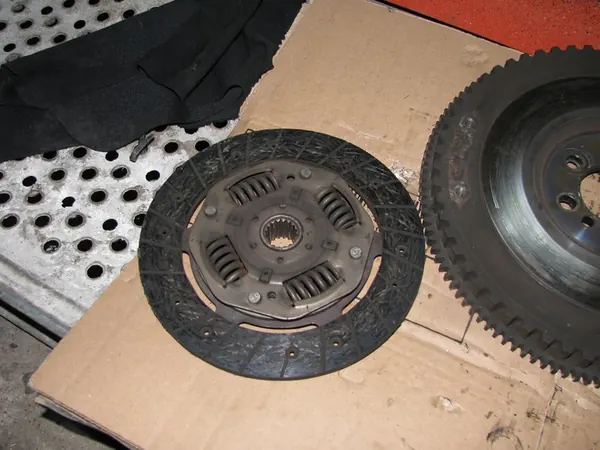 Astra J Corsa D E Meriva B Kytkinlevy OEM image 4