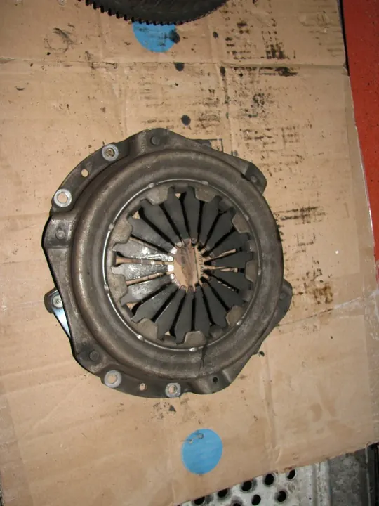 Astra J Corsa D E Meriva B Kytkinlevy OEM image 7