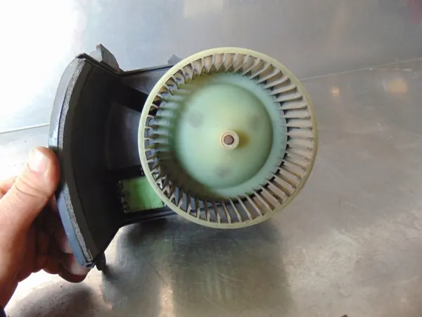 Ventilador de Aquecimento Renault OE OEM 5D7220300 - Usado image 4
