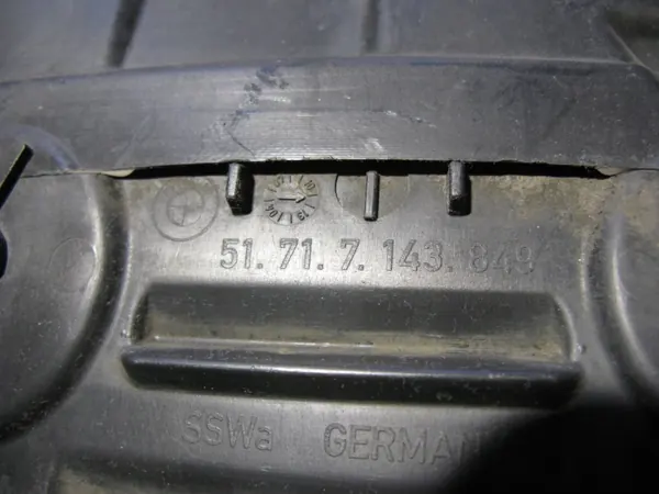 Linker vorderer Radlauf OEM 7903909 7143849 BMW E90 E91 image 5