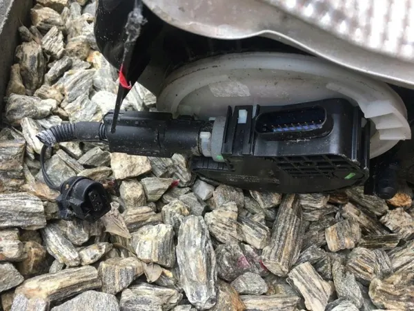 Pompe AdBlue Audi Q7 OEM 4M0131878BF image 9
