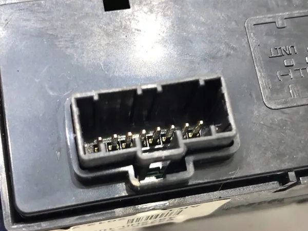 Handbromsspaksbrytare OEM 93766-2T000 för Kia Optima image 3