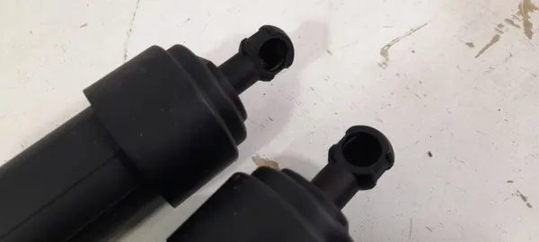 Toyota Yaris Cross Heckklappendämpfer OEM 6892052031 image 3