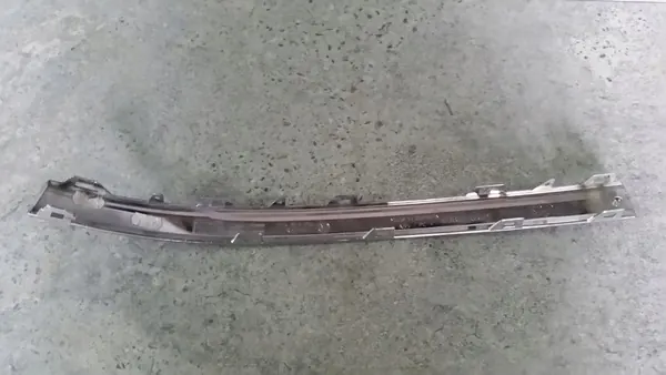 Krominen etupuskuri koristelista oikea keski VW Touareg 3 image 4