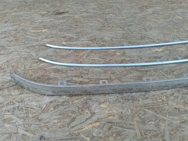 Krominen etupuskuri koristelista oikea keski VW Touareg 3 image 6