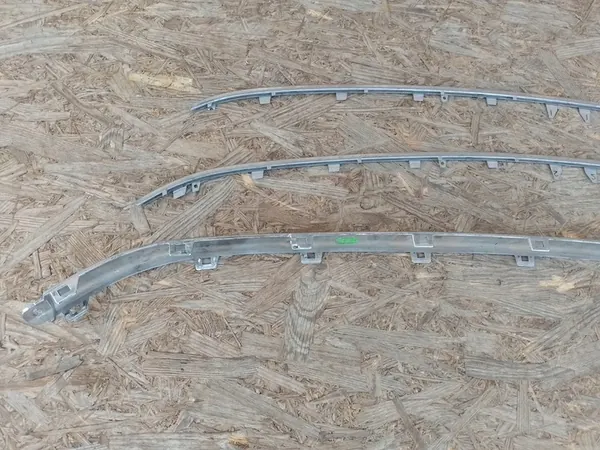 Krominen etupuskuri koristelista oikea keski VW Touareg 3 image 8