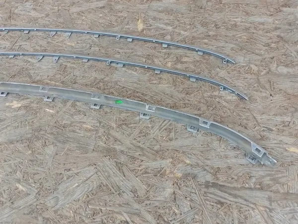 Krominen etupuskuri koristelista oikea keski VW Touareg 3 image 9