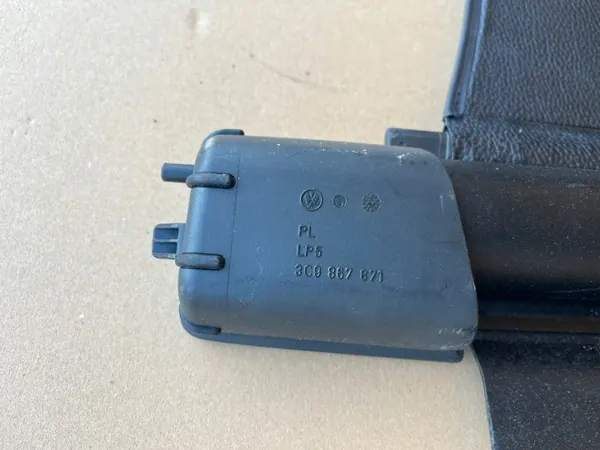 Rolo de prateleira de bagagem VW Passat B6 OEM 2005-2010 image 3
