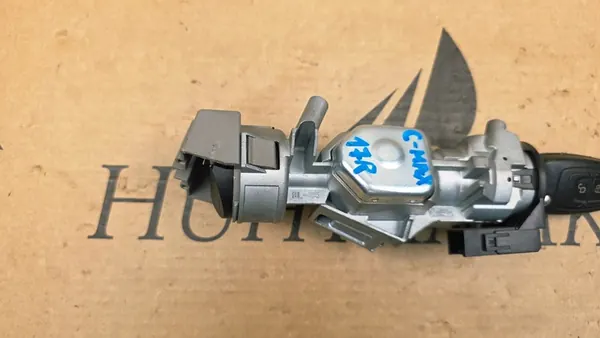 FORD C-MAX MK2 10-19 FOCUS MK3 KUGA II Ignition Key OEM image 2