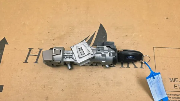 FORD C-MAX MK2 10-19 FOCUS MK3 KUGA II Ignition Key OEM image 8