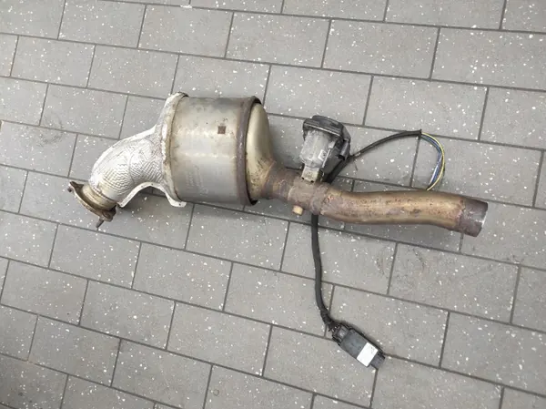 OEM 8W0131703AQ 8W0230AA Audi A6 C8 Katalysator image 2