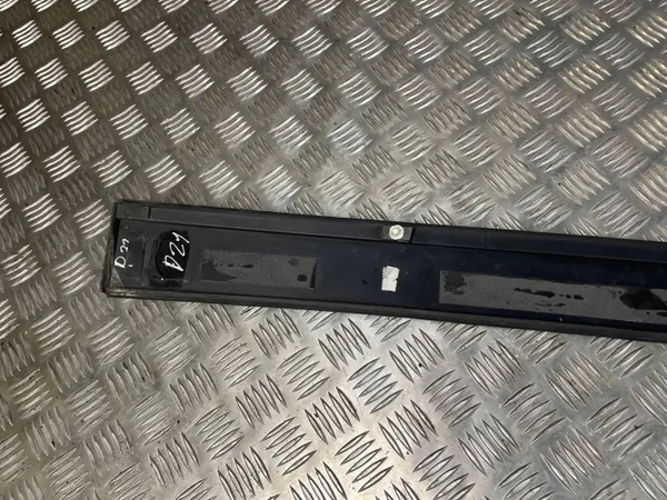 Kia kattoluukun runko DLK12101 oikea puoli image 10