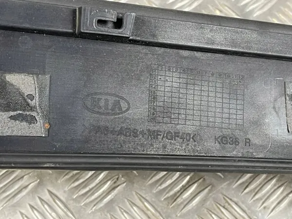 Kia kattoluukun runko DLK12101 oikea puoli image 6