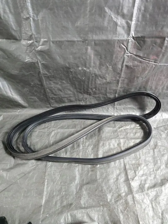 Junta maletero Suzuki Swift MK8 OEM NNI10387 - Usado image 2
