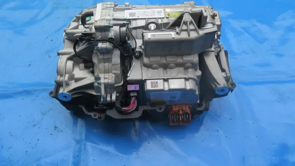 Begagnad Hybrid Elmotor OEM L8D2-75764-CB image 4