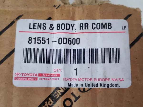 Toyota OE 81551-0D600 conjunto de lámpara trasera image 4