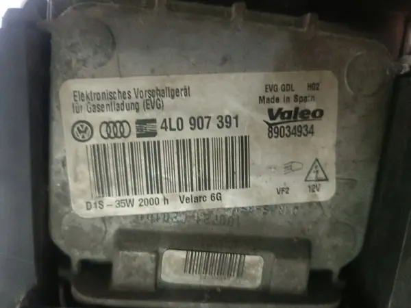 Vasen ajovalaisin VW Passat B6 Bi-Xenon image 8