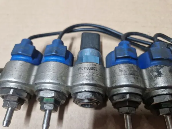 Rampe d'injection GPL OEM BIN0002 (13) - Occasion image 5