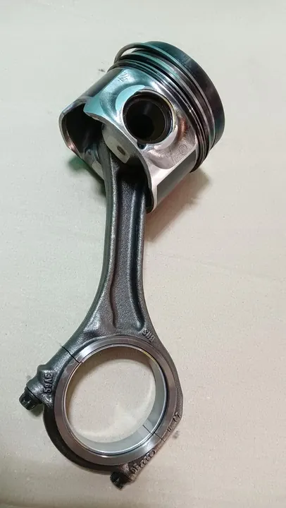 Audi A5 8T Kolv med Stång 059107065DG image 4