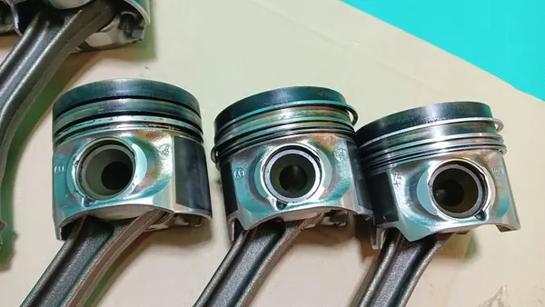 Audi A5 8T Kolv med Stång 059107065DG image 6