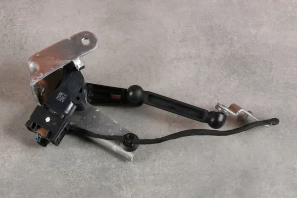 Strålkastarnivåsensor OEM 6895466 Höger Bak image 2