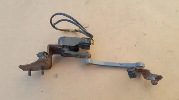 Niveausensor OEM 8E0907503 Rechts Achter Audi A6 image 3