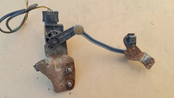 Niveausensor OEM 8E0907503 Rechts Achter Audi A6 image 4