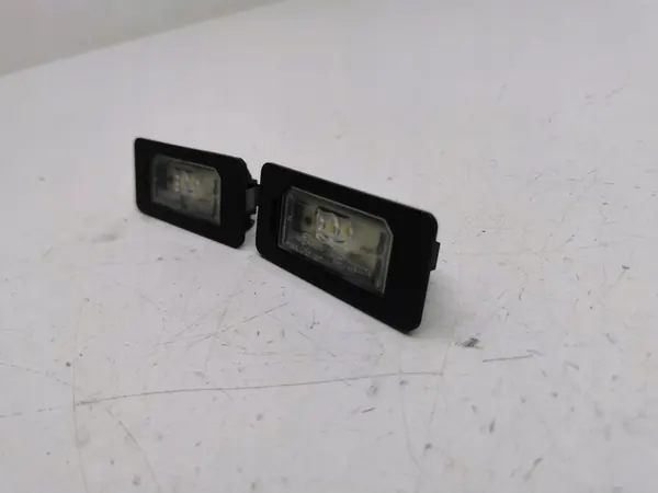 BMW 5 F10 F11 2013 Conjunto de luz de placa traseira OEM 7193293 image 2