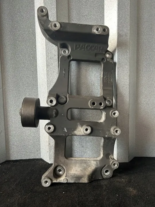 Generatorfäste DAF XF Euro 6 OEM 1929549 image 2