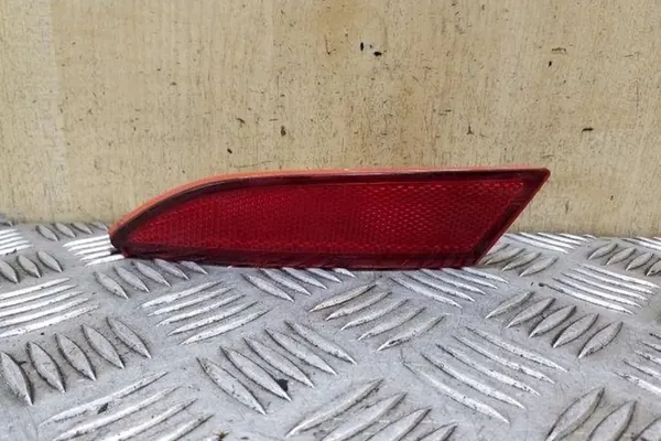 Reflector Izquierdo Parachoques Trasero FORD FOCUS IV OEM image 2